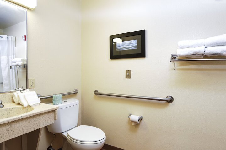Room 14 of 32