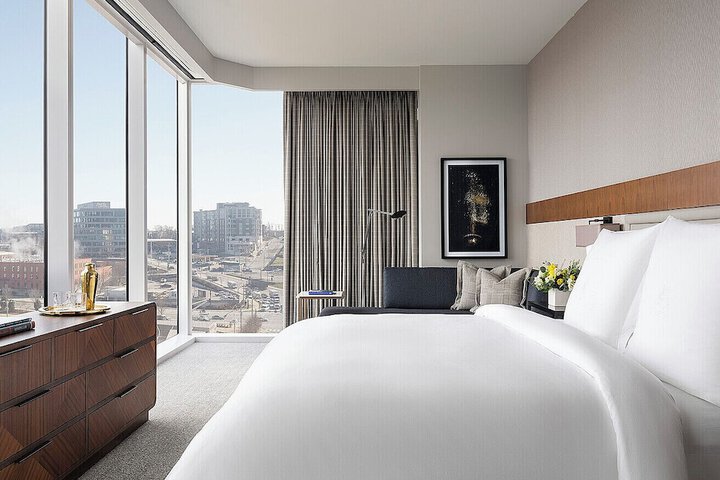 Room 21 of 38