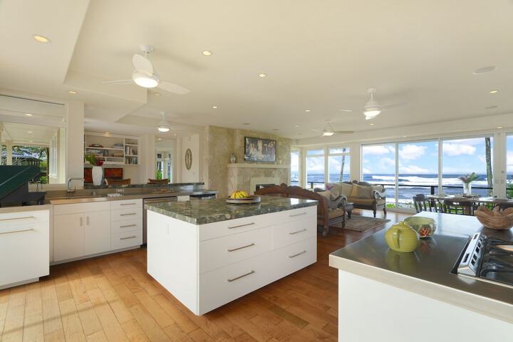 King Hale 4 Bedroom Home by RedAwning