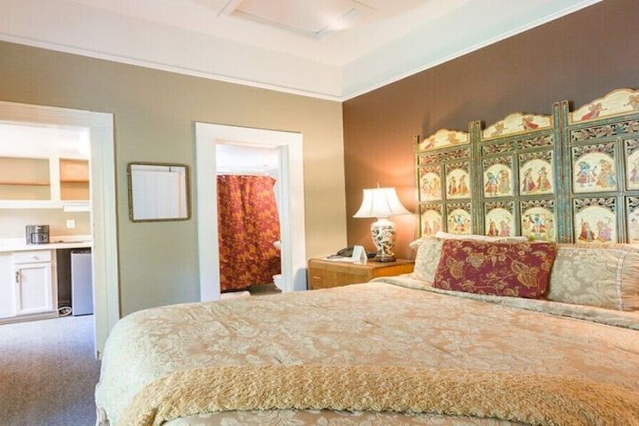 Room 14 of 36
