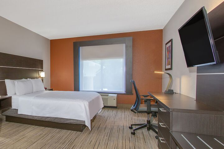 Room 21 of 35