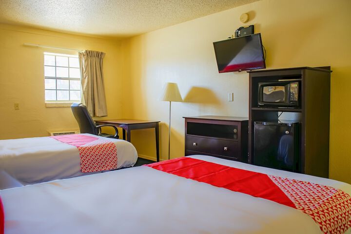 Room 18 of 28