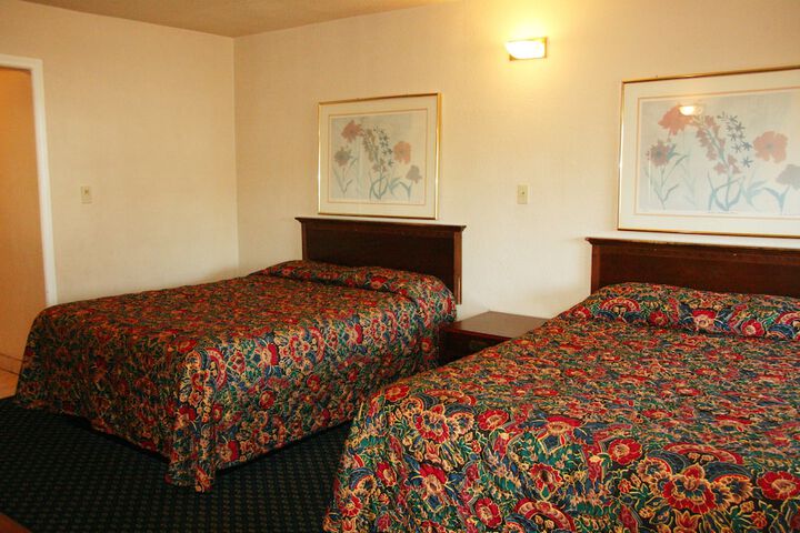 Room 17 of 19