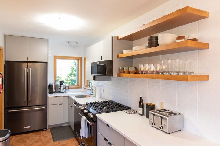 The Oaks Home features Private Disc Golf Course by RedAwning