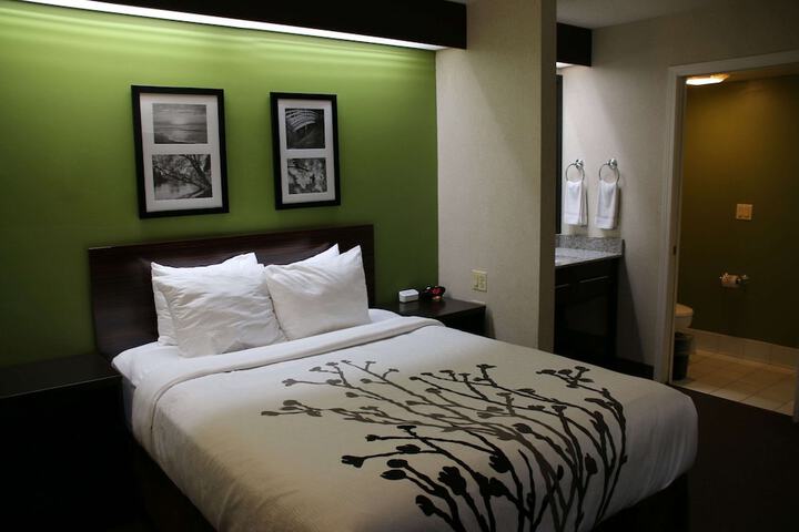 Room 27 of 49