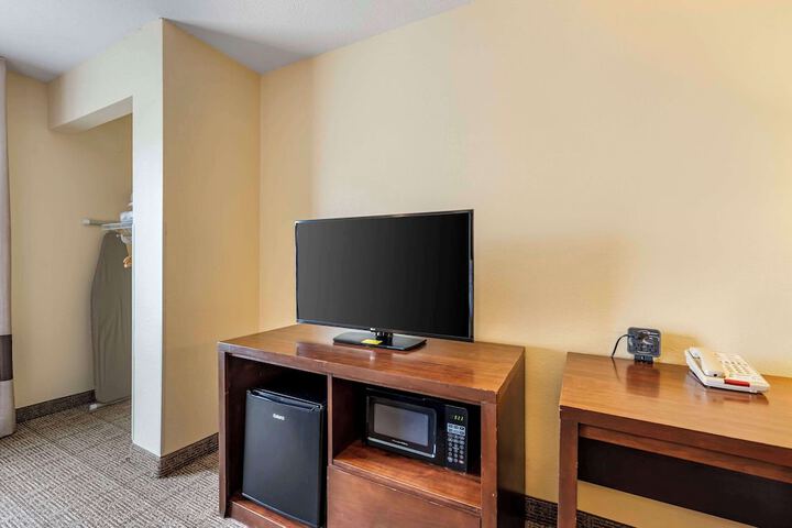 Room 22 of 38