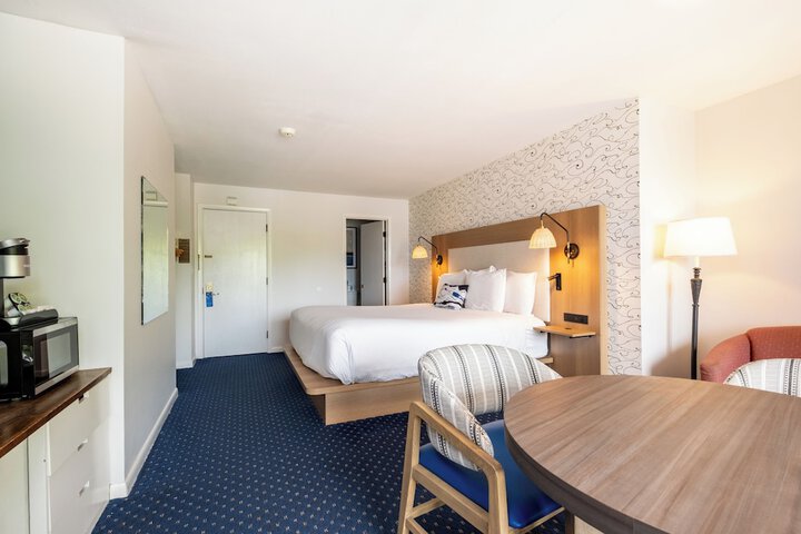 Aspinquid Resort