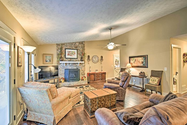 Comfy Jasper Getaway w / Community Amenities!