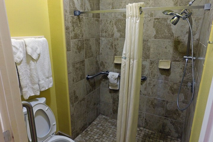 Room 42 of 59