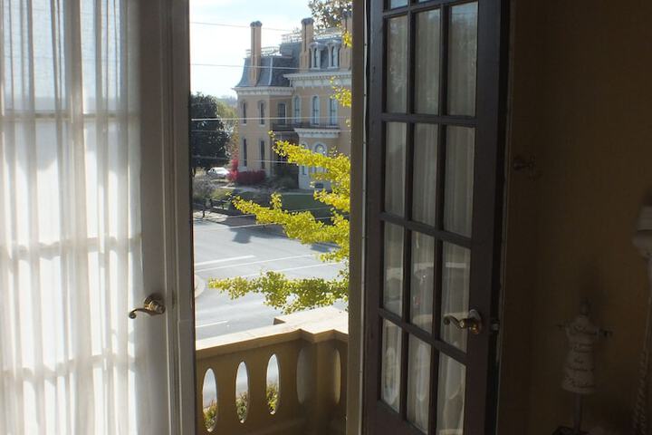 The Pepin Mansion Historic B & B