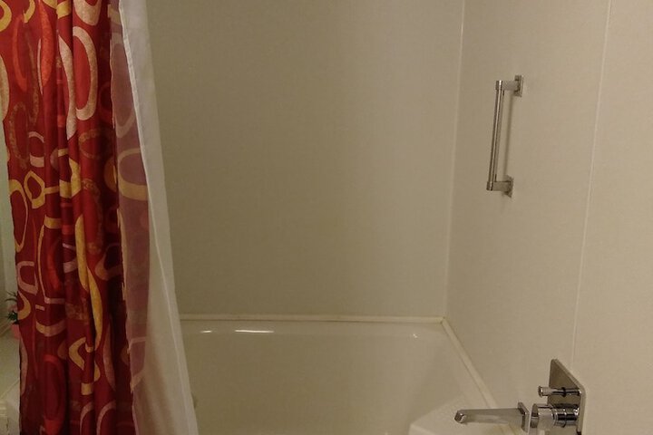 Room 9 of 42