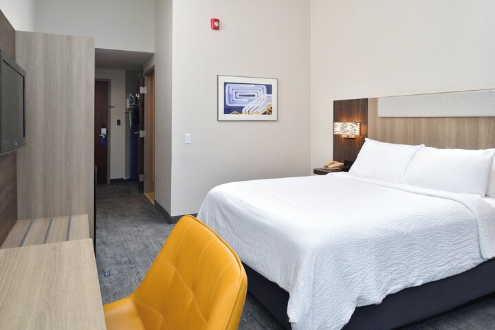 Room 35 of 63