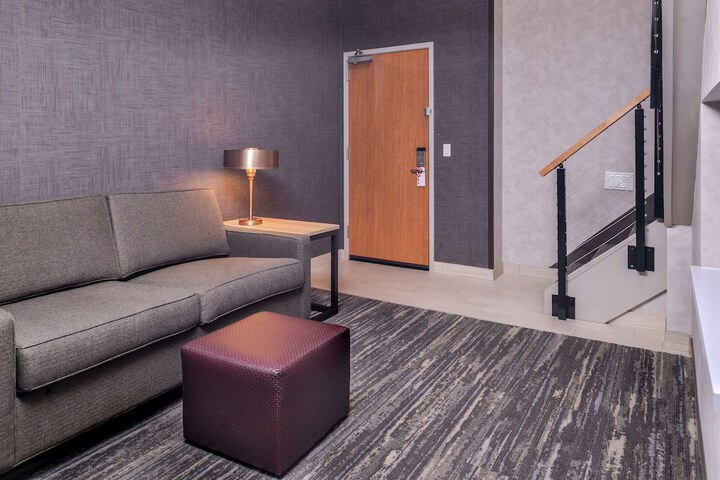 Room 60 of 93