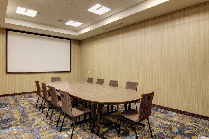 Holiday Inn Express Fargo SW - I-94 Medical Center by IHG