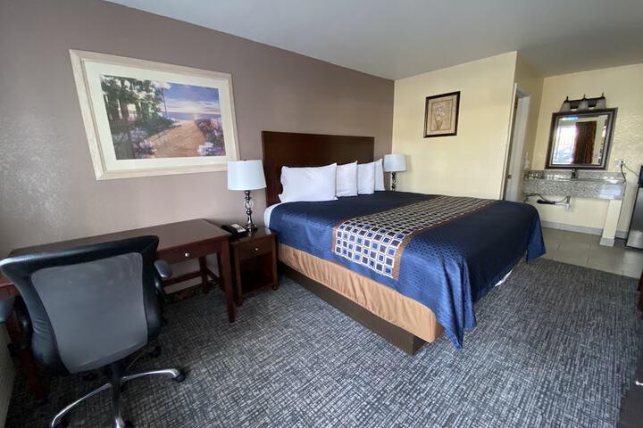 Room 14 of 24