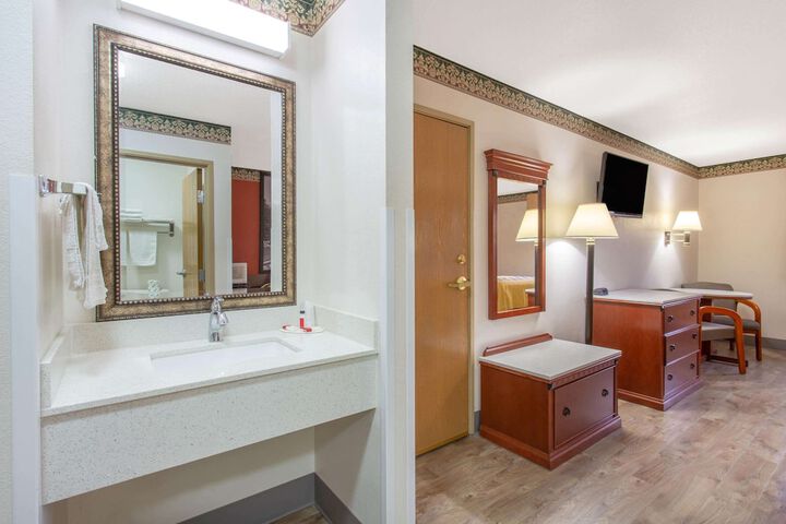Room 14 of 17