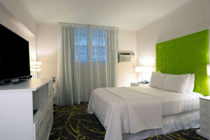 The Roslyn Tapestry Collection by Hilton