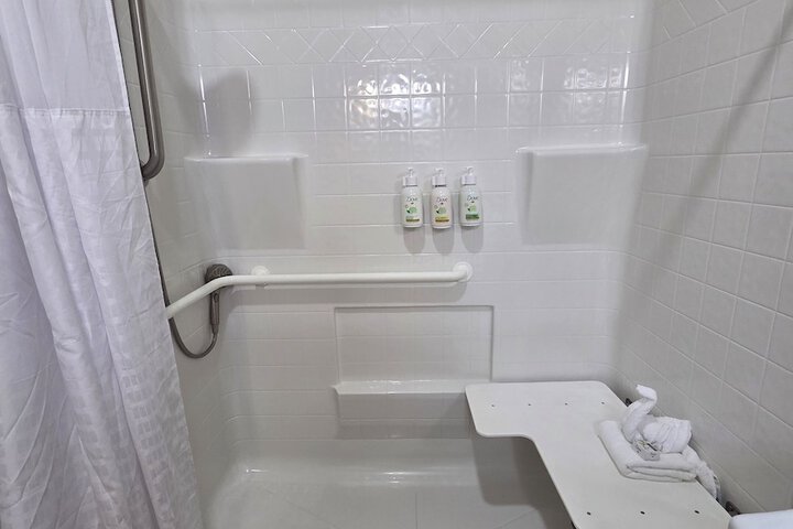 La Quinta Inn & Suites by Wyndham Huntsville Airport Madison