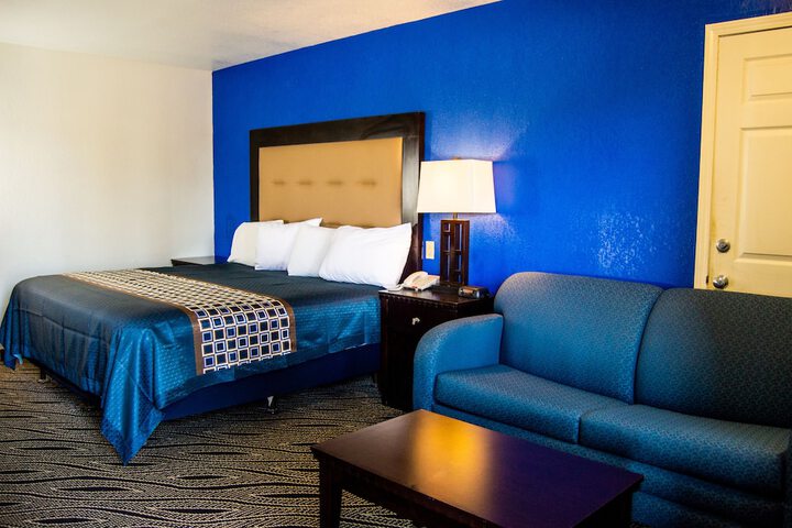 Room 20 of 38