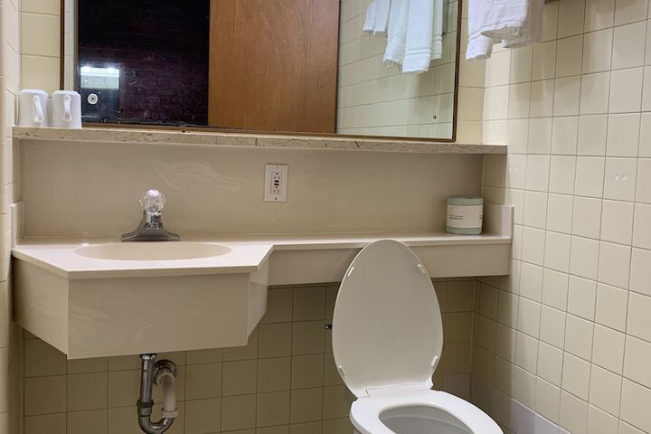 Room 12 of 21