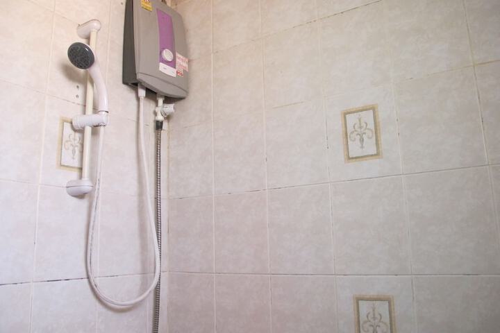 Room 10 of 17