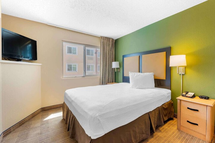 Room 9 of 26