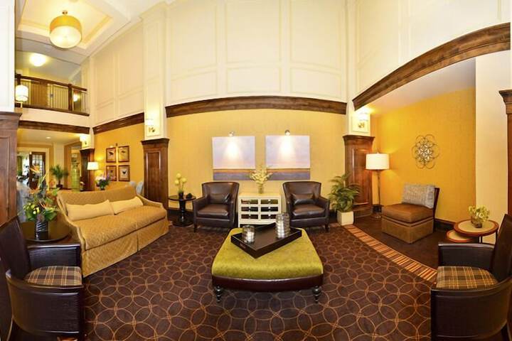 Holiday Inn Express and Suites Williston by IHG