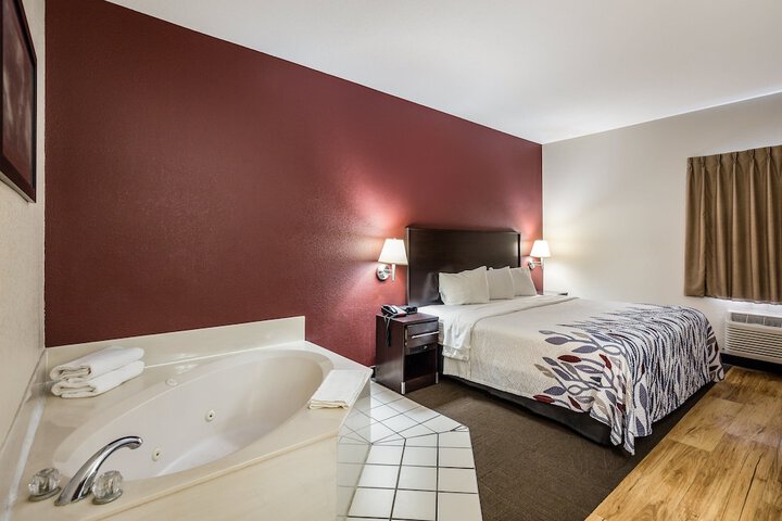 Red Roof Inn St. Louis - Troy IL