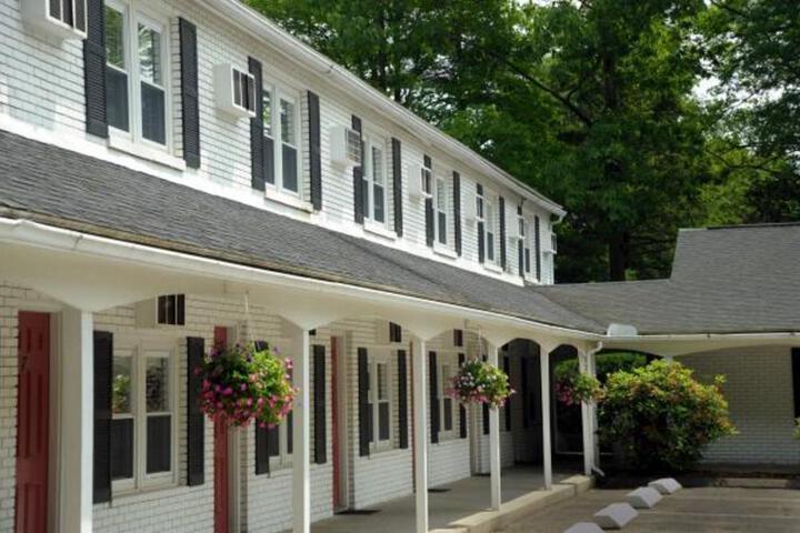 University Lodge