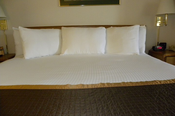 Room 27 of 54