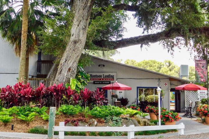 Hontoon Landing Resort & Marina