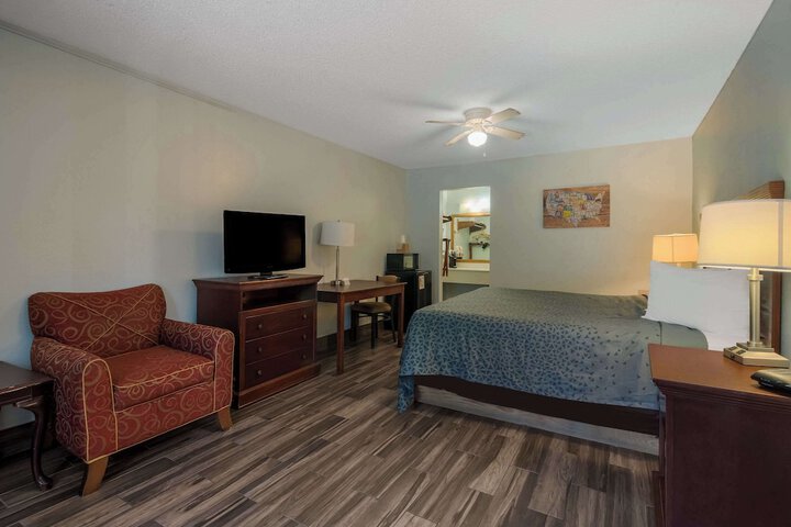 Room 21 of 46