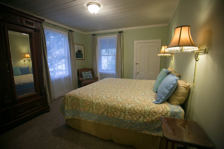 Room 156 of 236