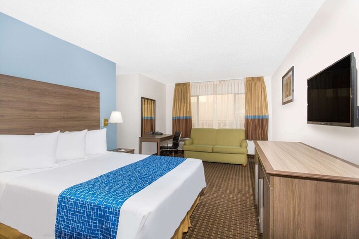 Room 7 of 23