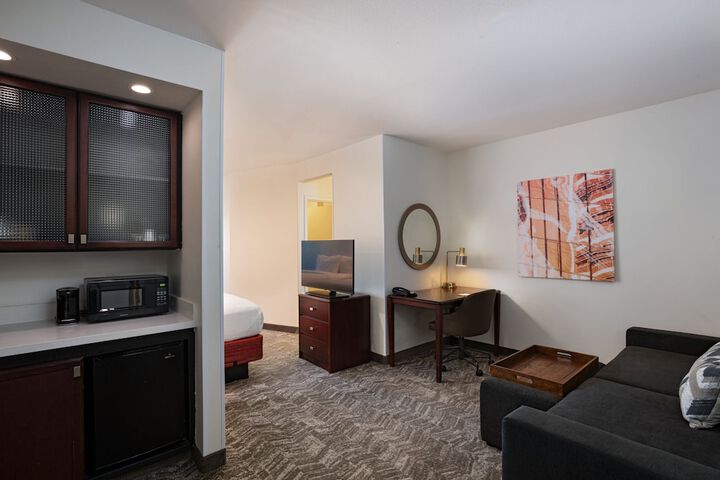 Room 10 of 24