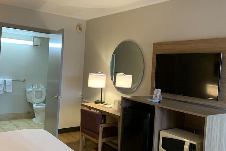 Room 42 of 65