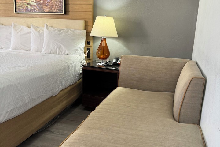 Room 34 of 38