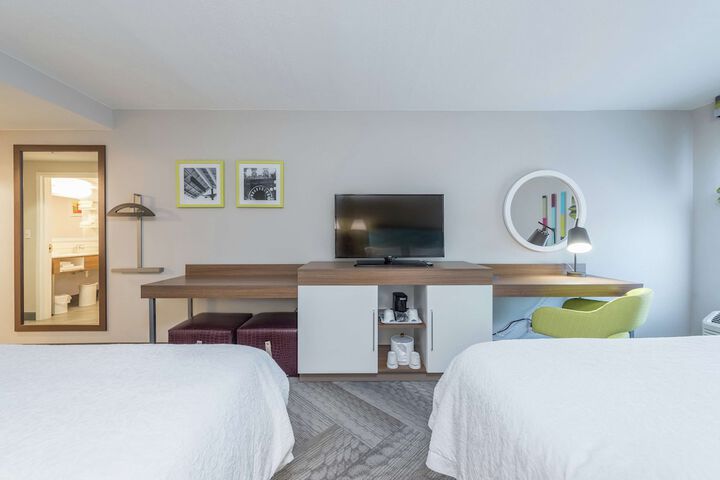 Room 10 of 27
