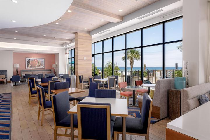 Hampton Inn & Suites Orange Beach / Gulf Front