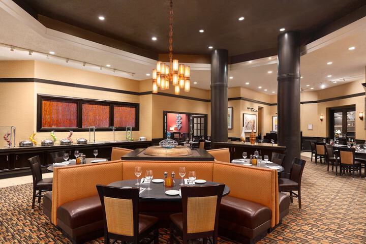 Dining 40 of 59