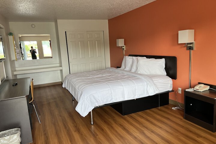 Room 3 of 6