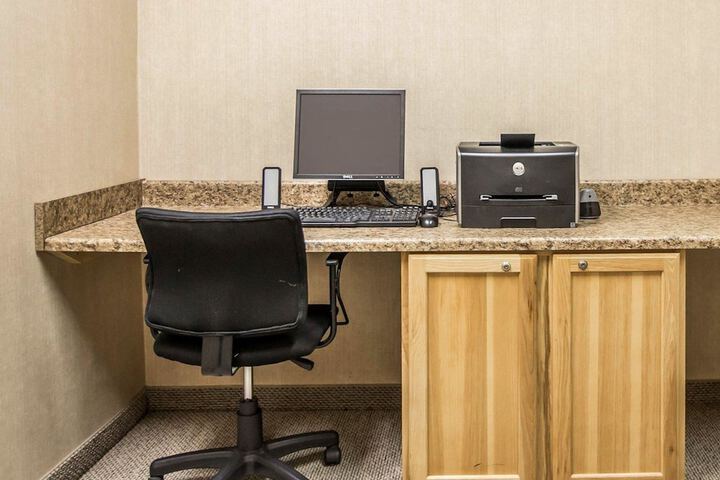 Business Center 28 of 29
