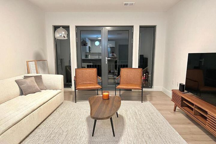 Modern 2 Bed Furnished Apartment in Quincy