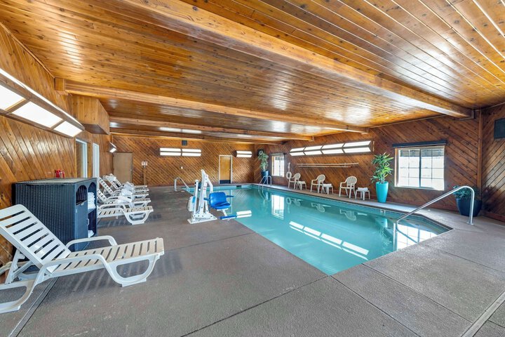 Pool 4 of 30