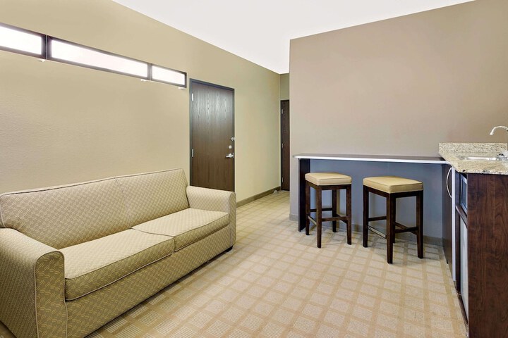 Room 13 of 25