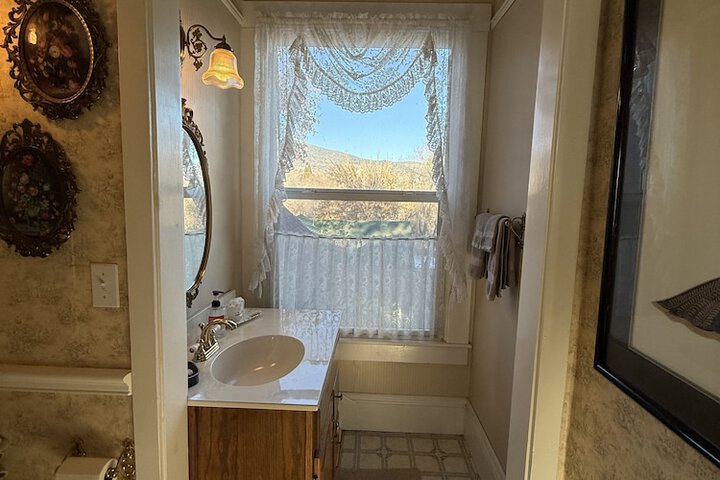 Room 6 of 22