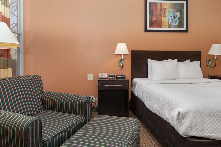 Room 8 of 37