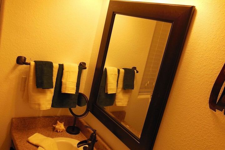 Room 11 of 24