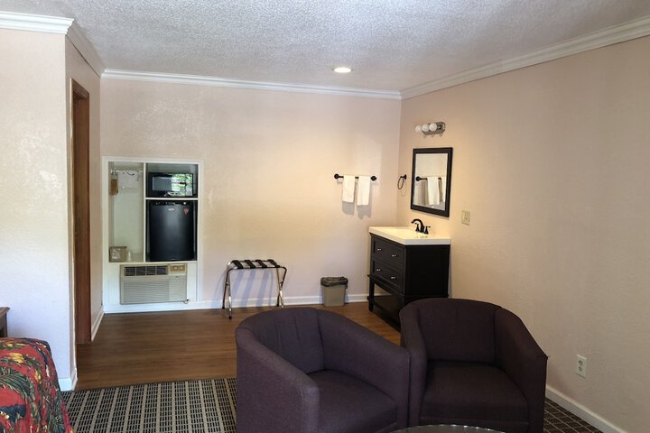 Budget Inn