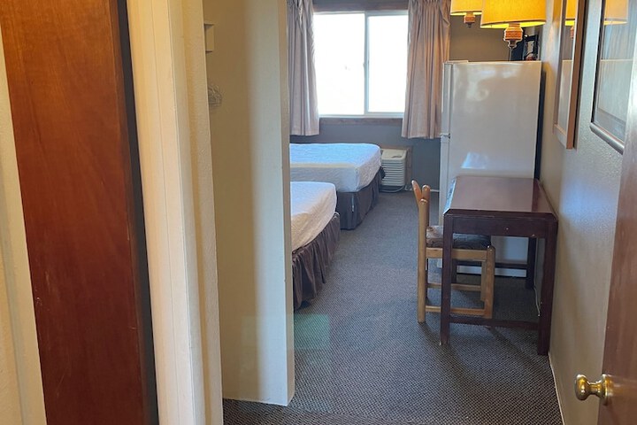 Room 23 of 29